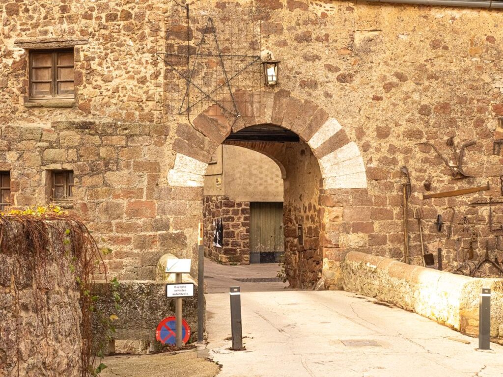 Pradas puerta muralla
